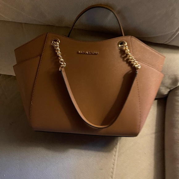 Michael kors purse - Picture 3 of 7